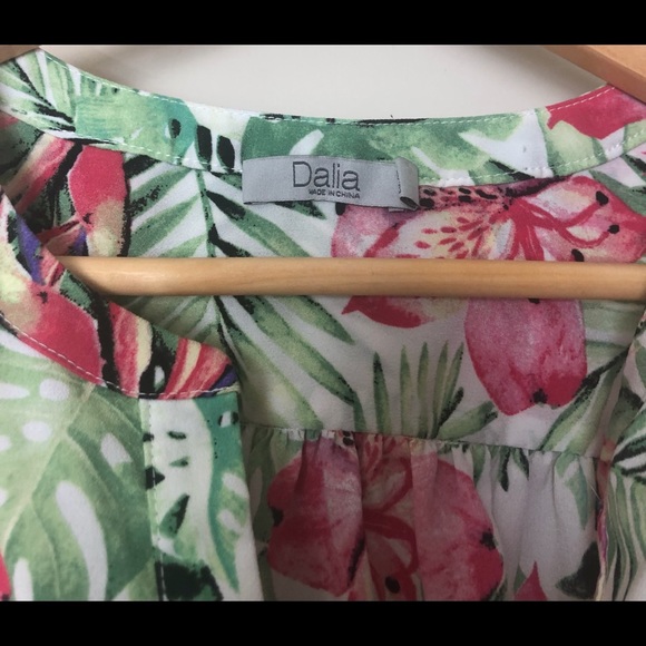 HAWAIIAN PRINT SLEEVELESS TOP - Picture 2 of 5